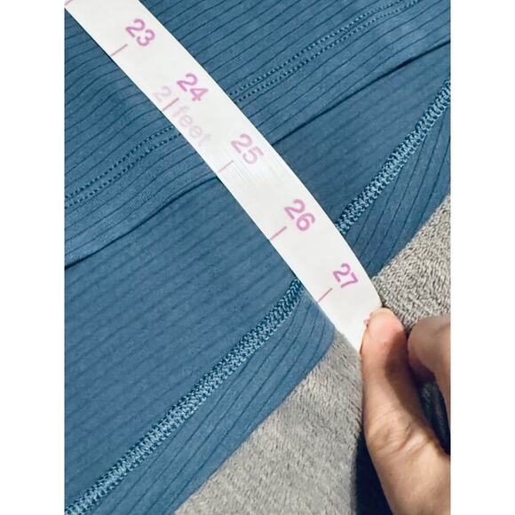 Peloton Size XL Women Athletic Tank Top Thin Striped Blue Sleeveless Smocked - Picture 6 of 7